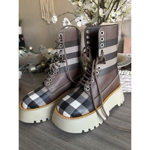 Burberry Mason Combat Boots  Size 36 autentic